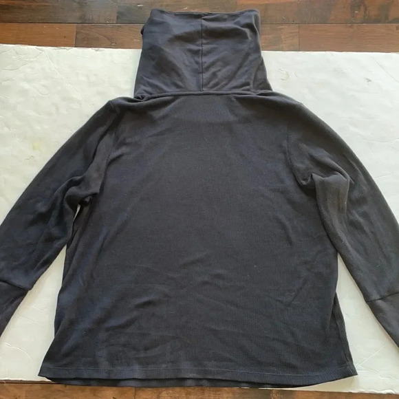 Tommy Hilfiger navy waffle weave top, neck zipper, cowl neck. Women’s size 1X - Picture 8 of 11